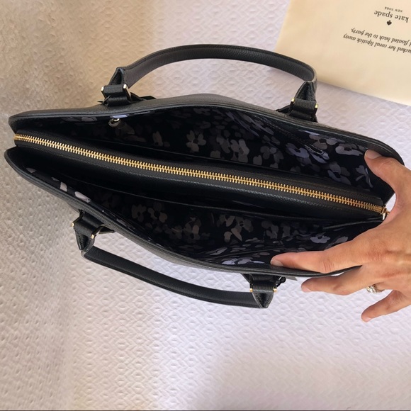 Kate Spade Young Lane Marybeth Tech Bag - Picture 6 of 7